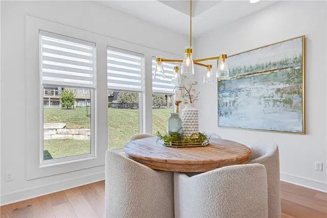 $844,900 | 25126 West 98th Place, Lenexa, KS 66227