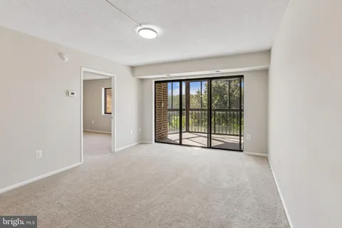 $199,900 | 15107 Interlachen Drive, Unit 2620, Silver Spring, MD 20906