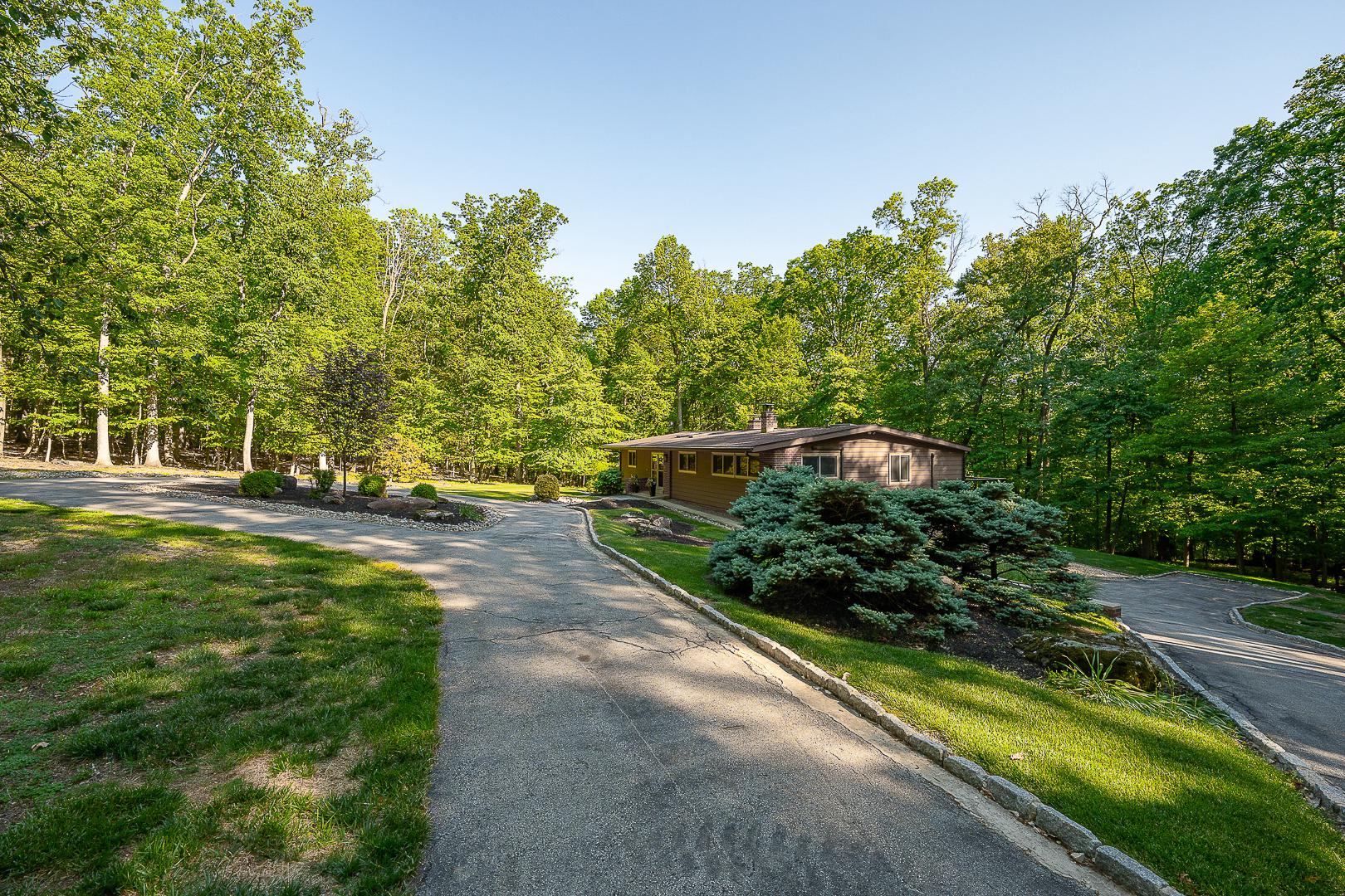 2147 Diamond Rock Road Malvern, PA 19355 - Photo 4 of 69 Private shared driveway to 2147