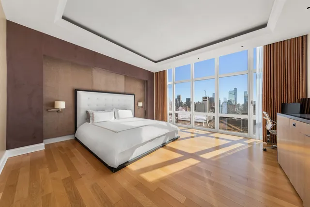$4,990,000 | 555 West 59th Street, Unit PHB | Upper West Side
