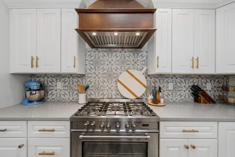 $825,000 | 860 Trails End Drive, Fontana, WI 53125
