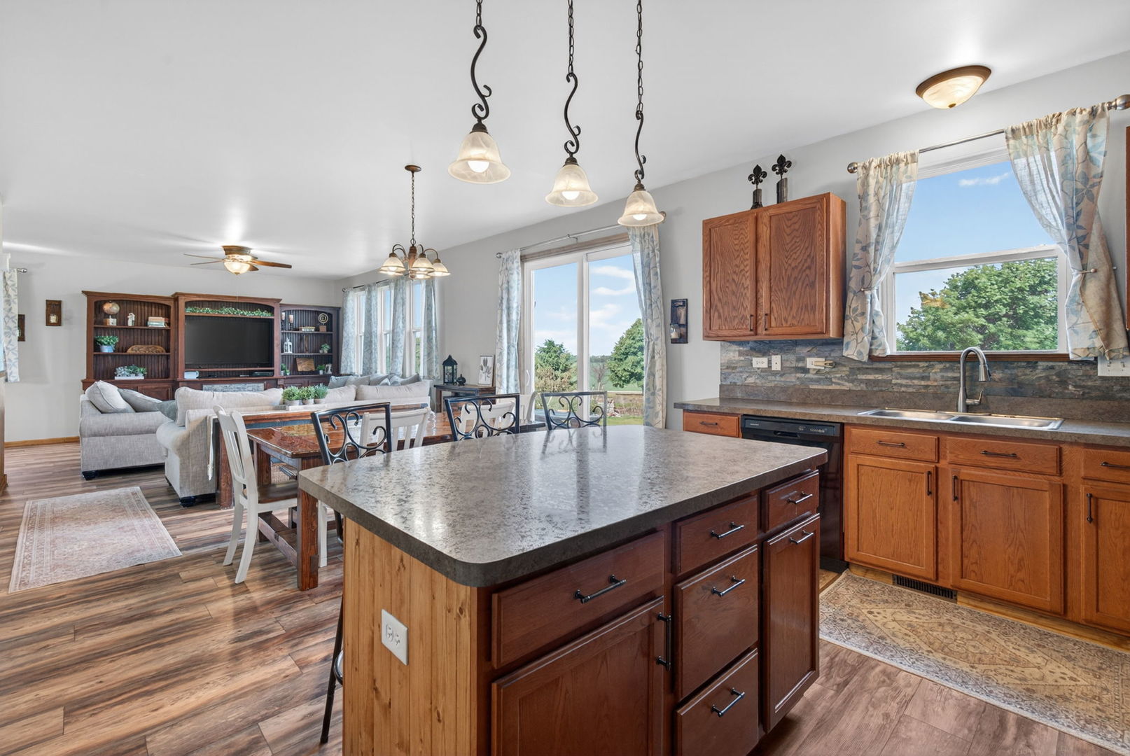 905 Avalon Way Minooka, IL 60447 - Photo 17 of 51