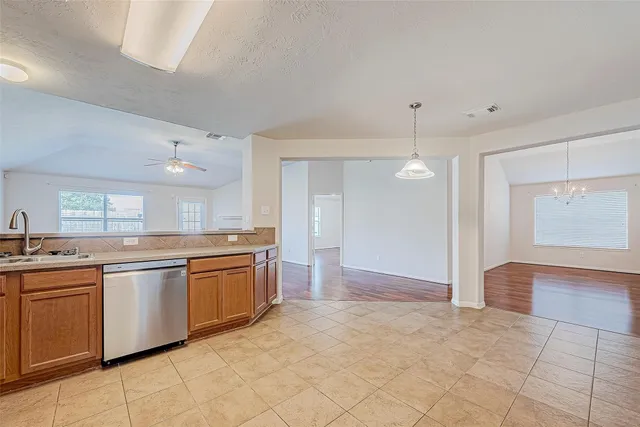 $2,200 | 2919 Texas Trail Lane, Manvel, TX 77578