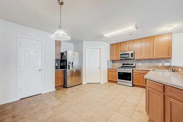 $2,200 | 2919 Texas Trail Lane, Manvel, TX 77578