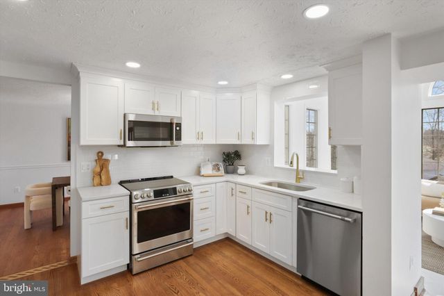 $1,175,000 | 7503 Candytuft Court, Springfield, VA 22153