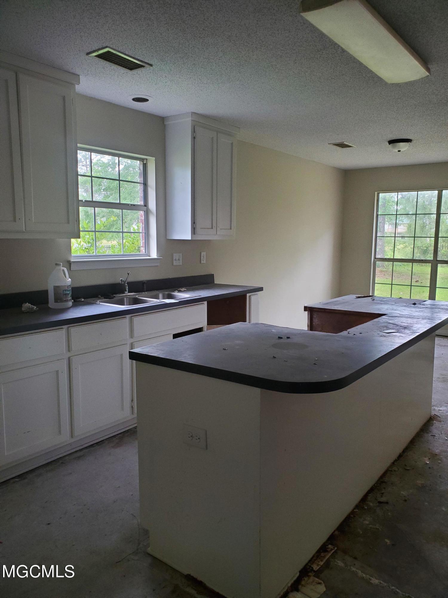 7912 Martin Bluff Road Gautier, MS 39553 - Photo 5 of 14 2 (4)