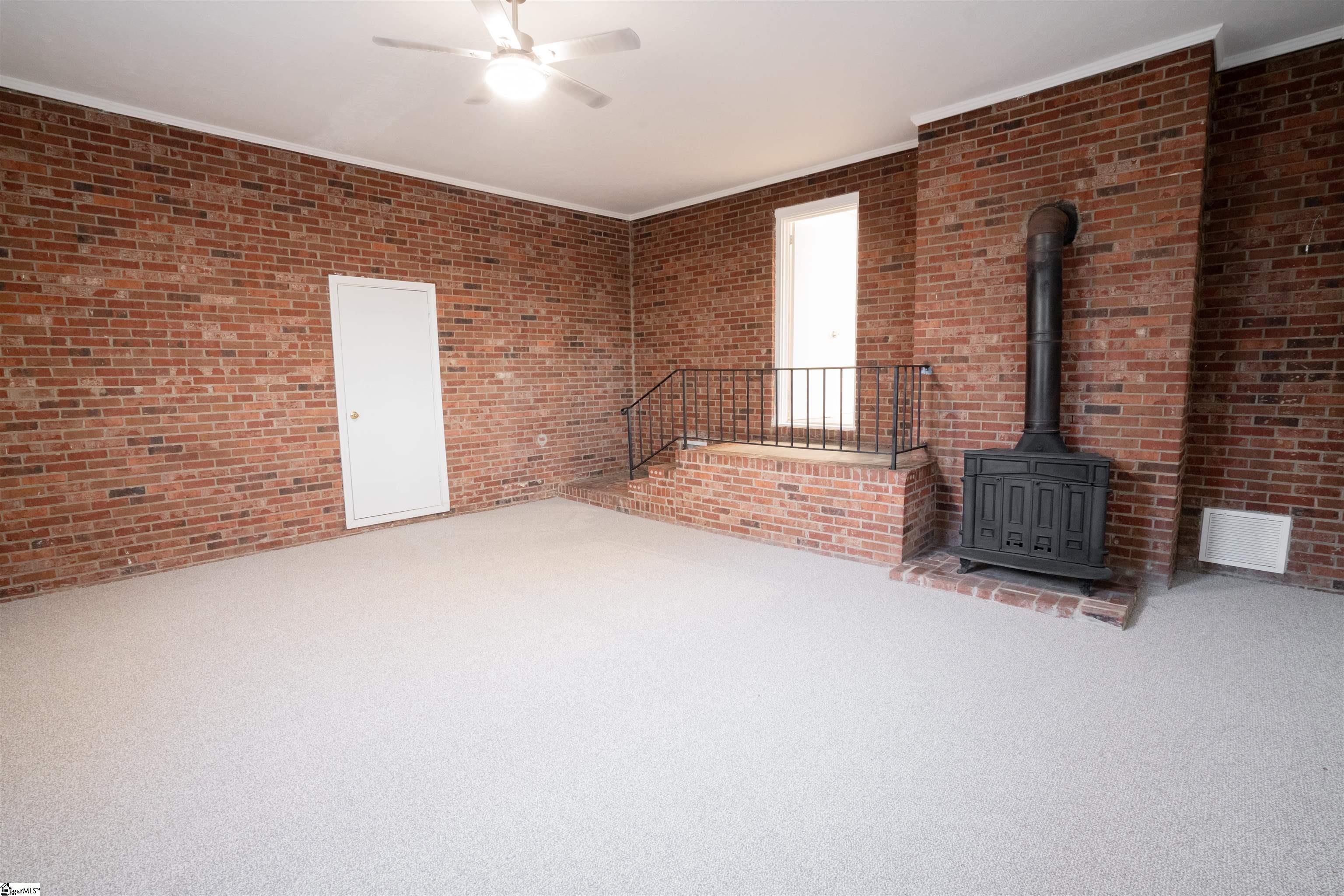 9 State Rd S-23-804 Greenville, SC 29611 - Photo 17 of 20 Gallery Image 17