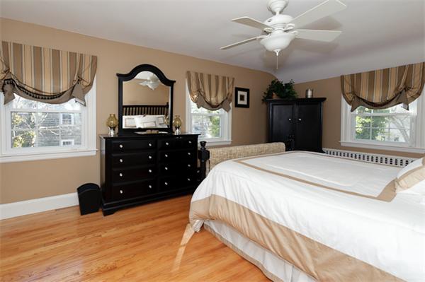 6 Pilgrim Road Hingham, MA 02043 - Photo 10 of 19 Gallery Image 10