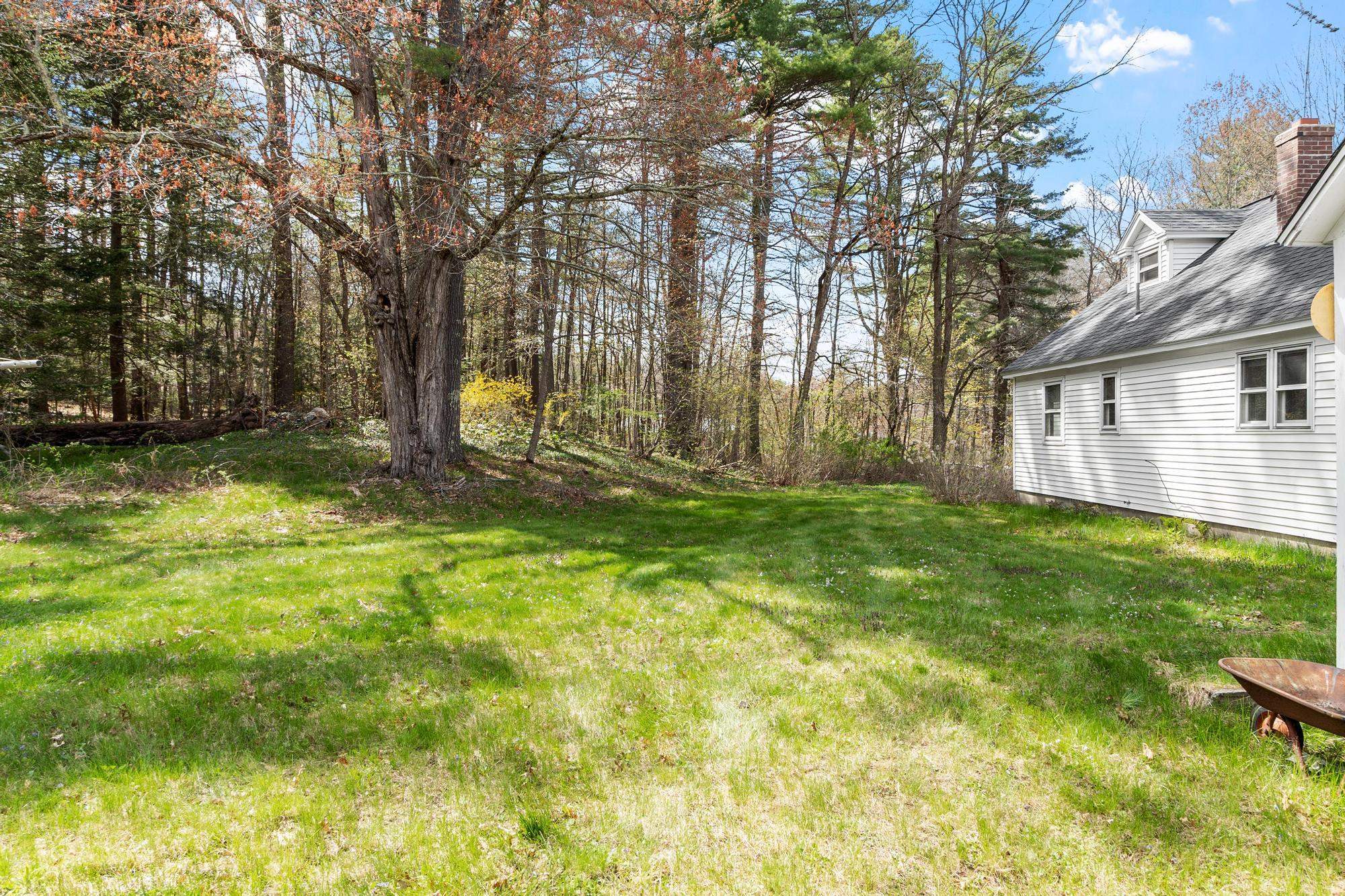 94 Amherst Road Merrimack, NH 03054 - Photo 30 of 41 Gallery Image 30
