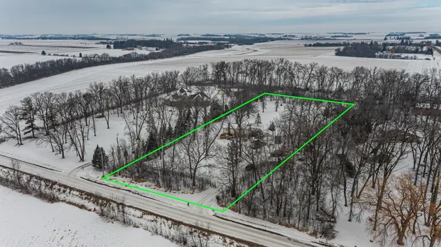 $410,000 | 18928 620th Street, Dodge Center, MN 55927