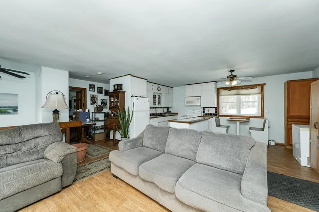 $410,000 | 18928 620th Street, Dodge Center, MN 55927