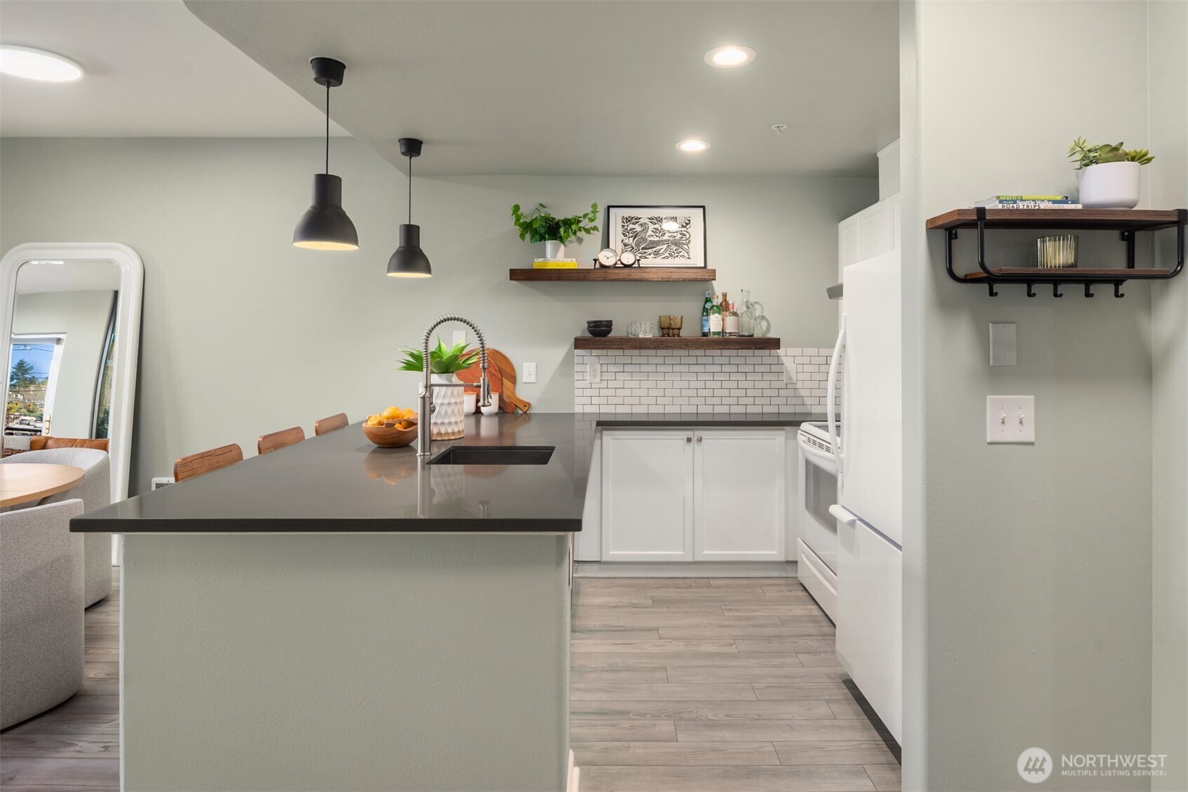 3221 Southwest Avalon Way, Unit 301 Seattle, WA 98126 - Photo 6 of 30 Gallery Image 6