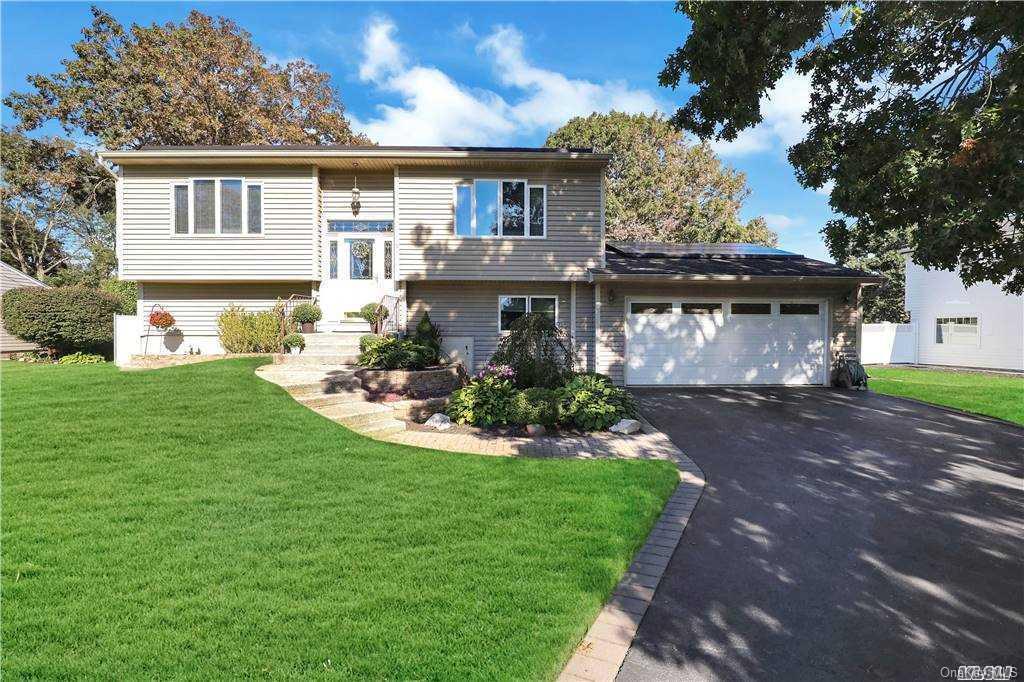 91 Nimbus Road Holbrook, NY 11741 - Photo 1 of 1 Gallery Image 1