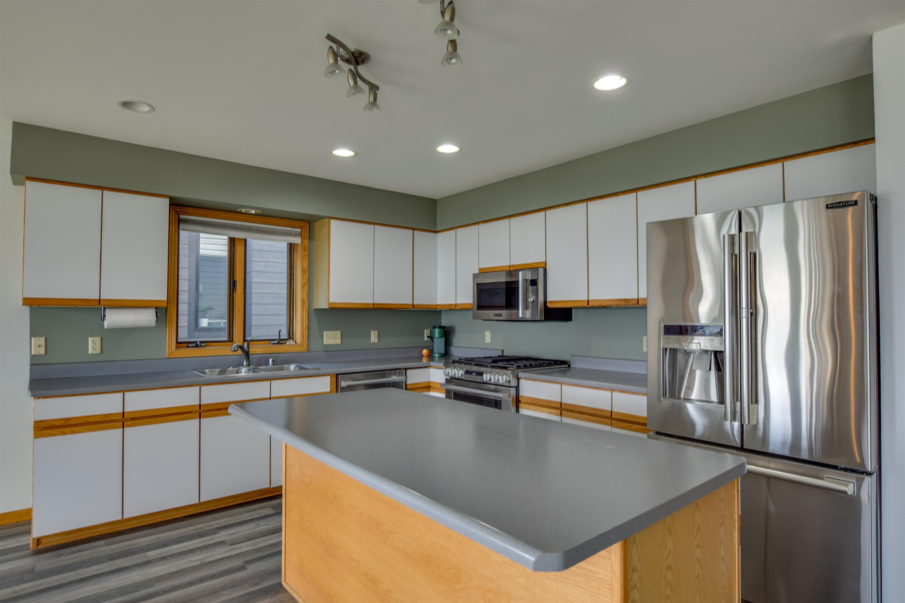 2159 Middleton Beach Road Middleton, WI 53562 - Photo 20 of 37
