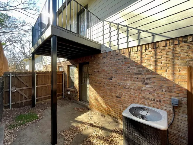 $1,250 | 1231 Dallas Drive, Denton, TX 76205