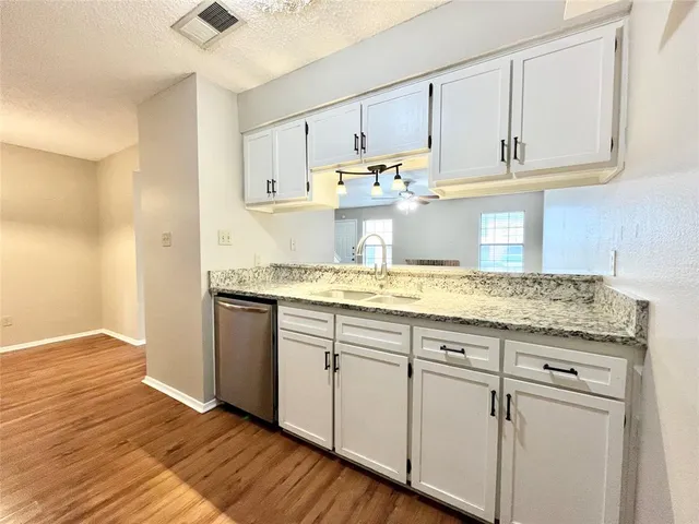 $1,250 | 1231 Dallas Drive, Denton, TX 76205