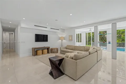 $5,650,000 | 5790 Southwest 96th Street, Pinecrest, FL 33156