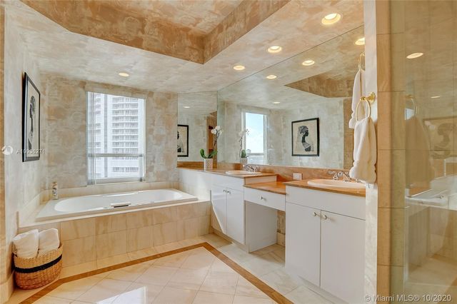 $825,000 | 21050 Point Place, Unit 1806, Aventura, FL 33180