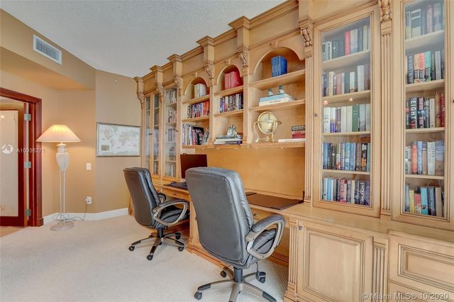 $825,000 | 21050 Point Place, Unit 1806, Aventura, FL 33180