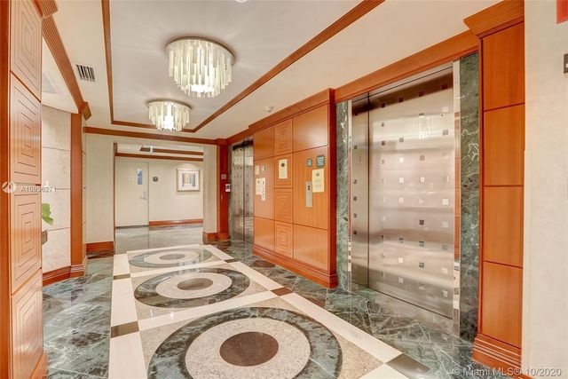 $825,000 | 21050 Point Place, Unit 1806, Aventura, FL 33180