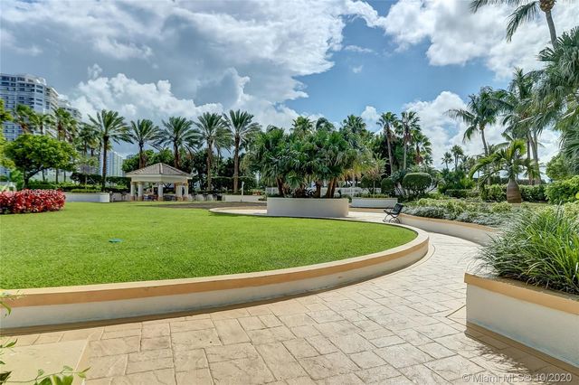 $825,000 | 21050 Point Place, Unit 1806, Aventura, FL 33180