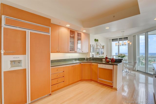 $825,000 | 21050 Point Place, Unit 1806, Aventura, FL 33180