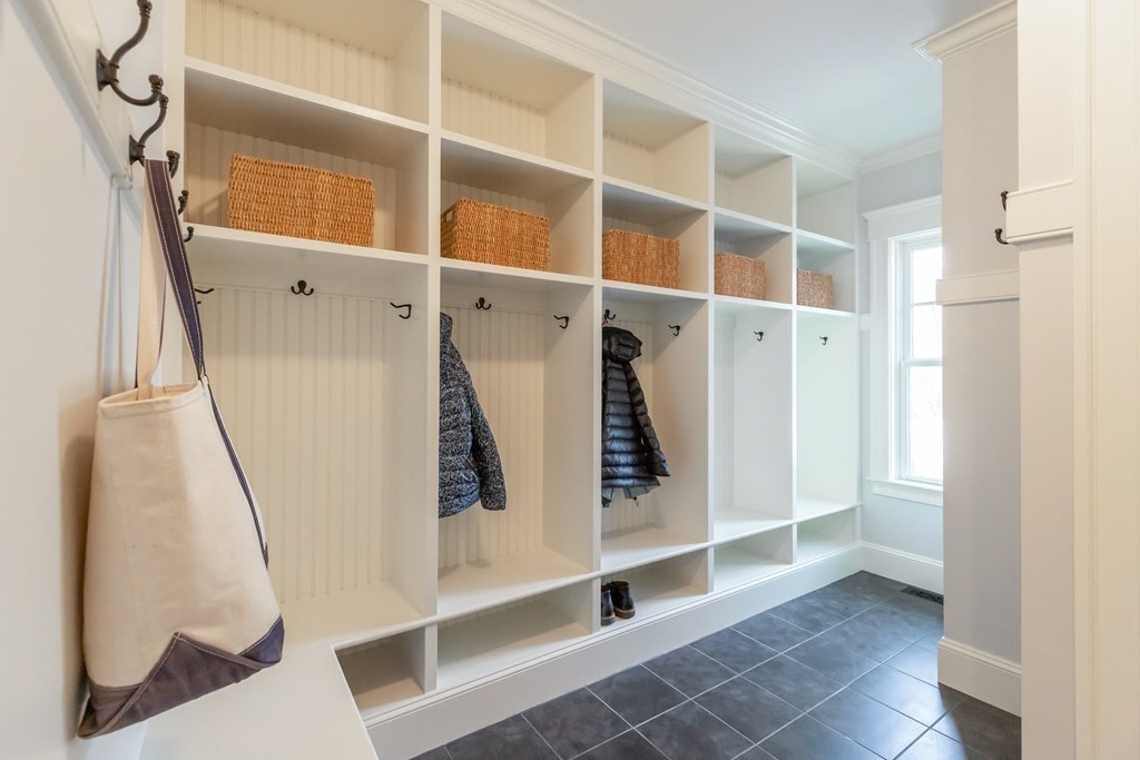 56 Pilgrim Road Concord, MA 01742 - Photo 11 of 21