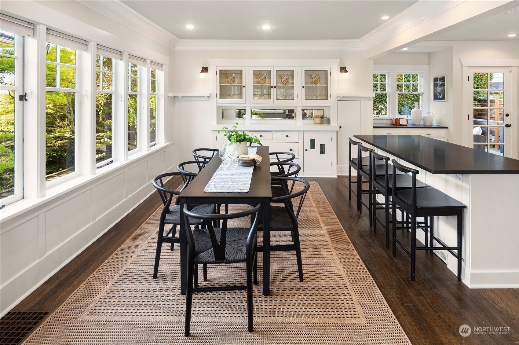 718 West Howe Street Seattle, WA 98119 - Photo 13 of 36 Gallery Image 13