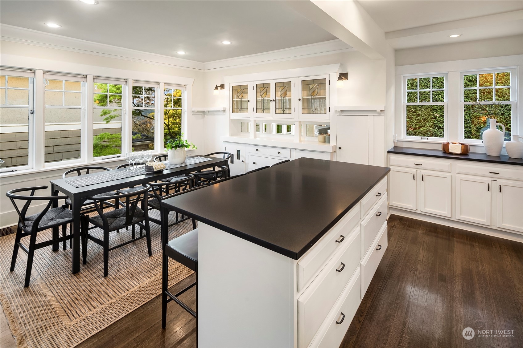 718 West Howe Street Seattle, WA 98119 - Photo 17 of 36 Gallery Image 17
