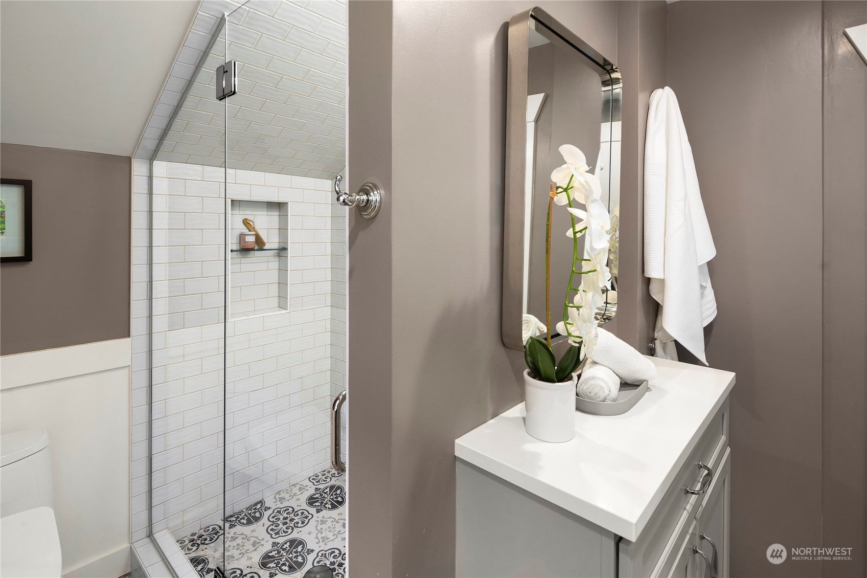 718 West Howe Street Seattle, WA 98119 - Photo 29 of 36 Gallery Image 29