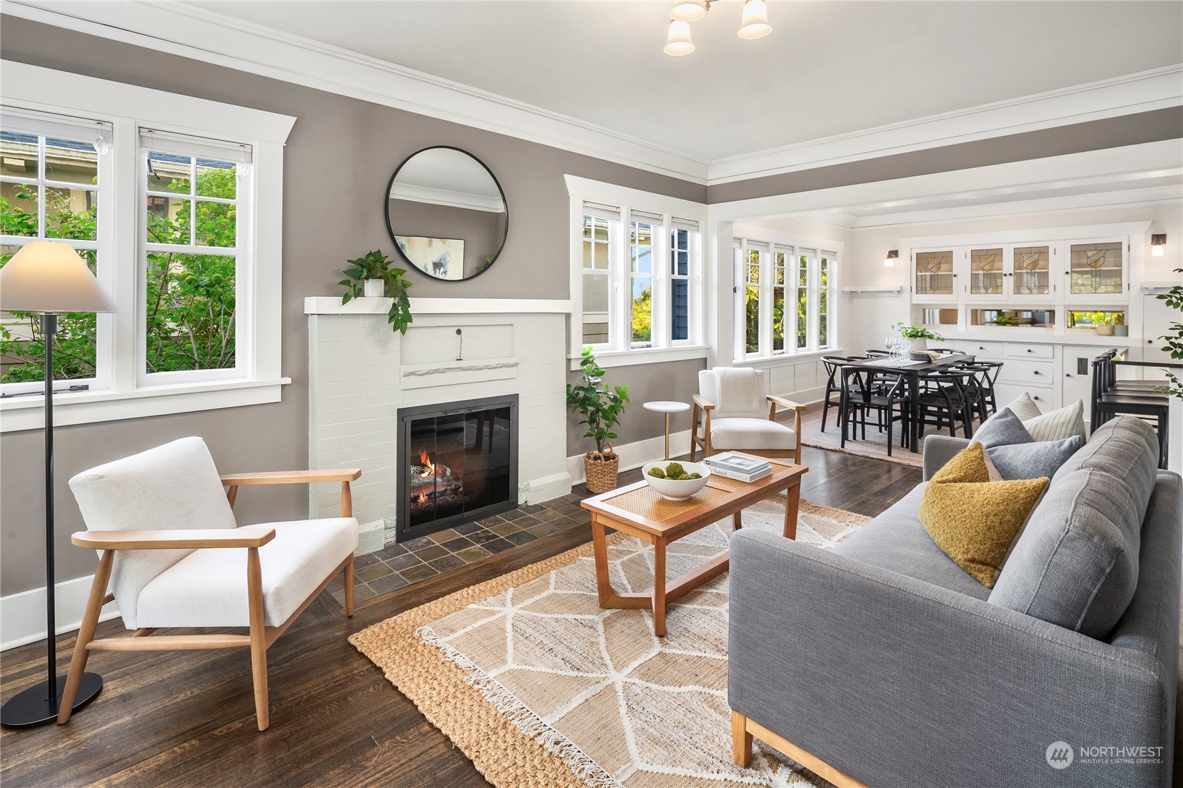 718 West Howe Street Seattle, WA 98119 - Photo 4 of 36 Gallery Image 4