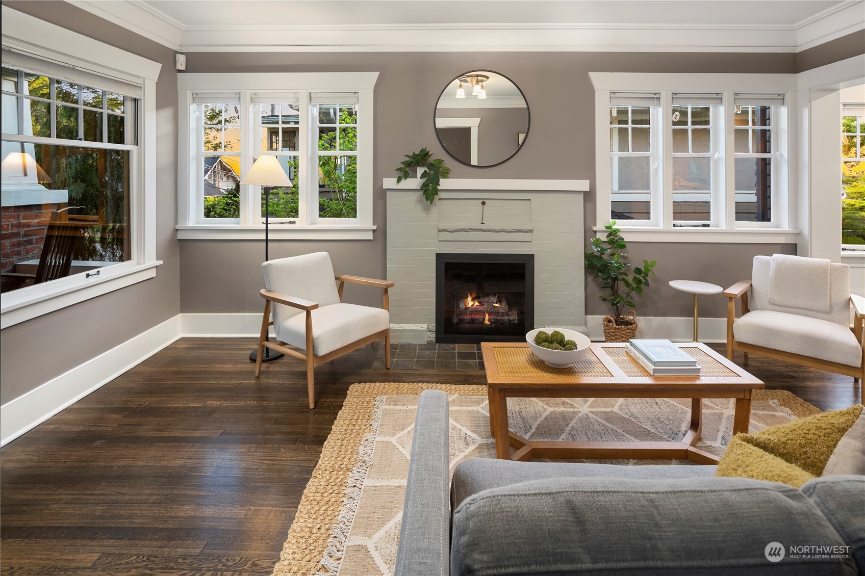 718 West Howe Street Seattle, WA 98119 - Photo 5 of 36 Gallery Image 5