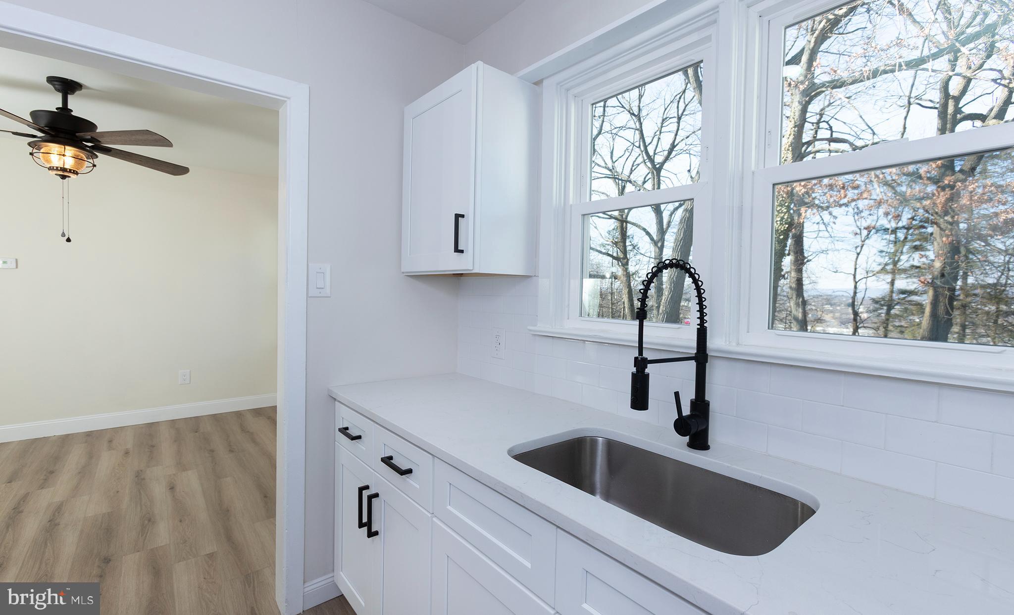8050 Chambers Hill Road Harrisburg, PA 17111 - Photo 11 of 48