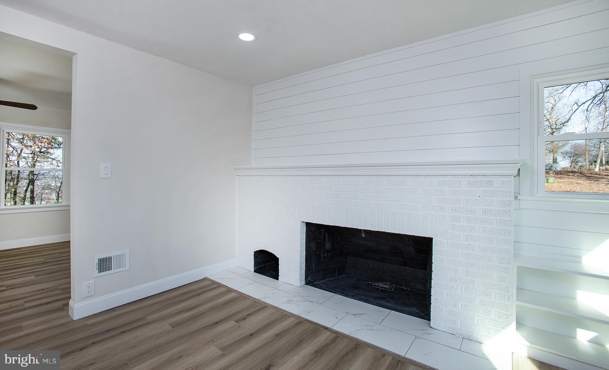 8050 Chambers Hill Road Harrisburg, PA 17111 - Photo 13 of 48