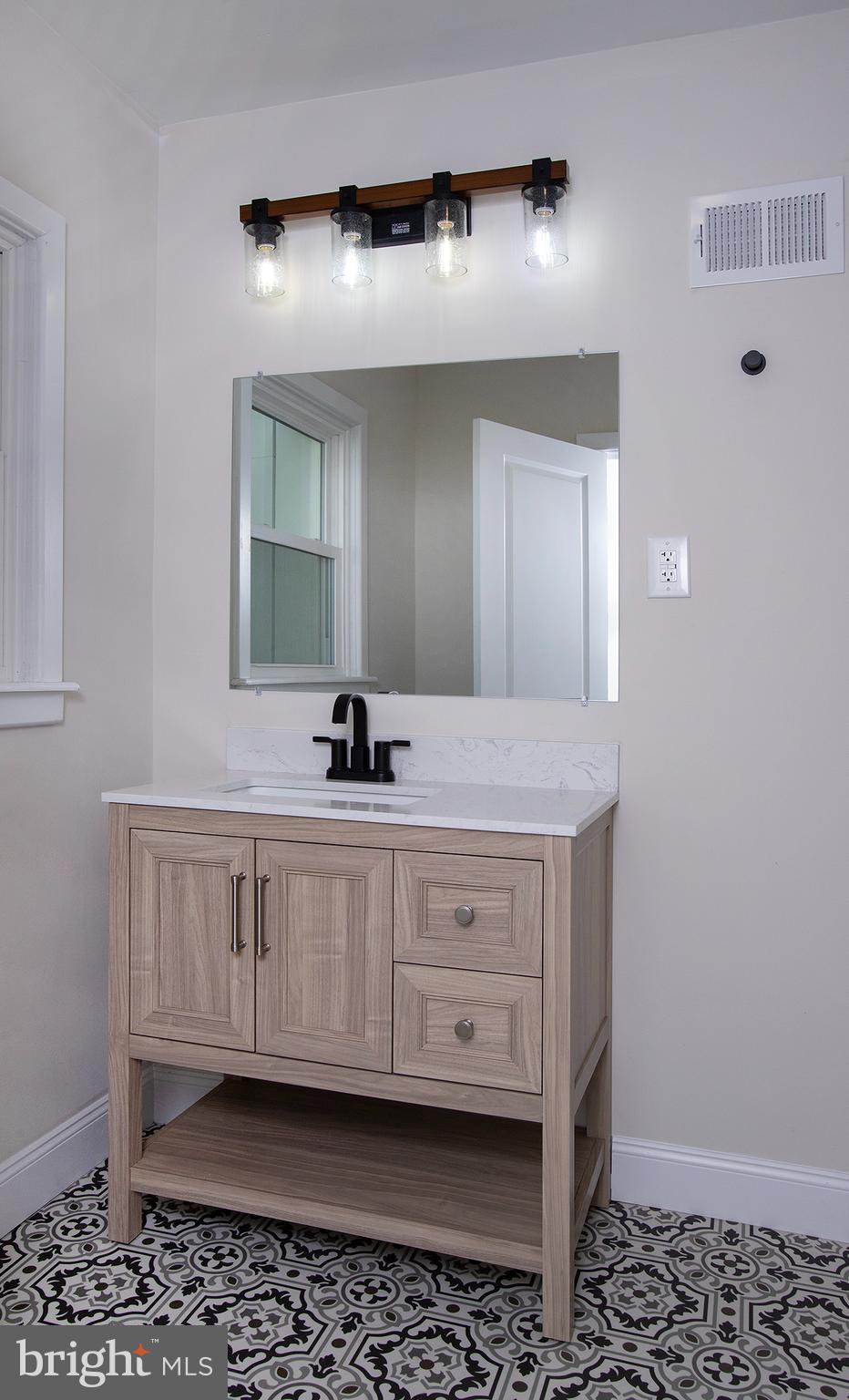 8050 Chambers Hill Road Harrisburg, PA 17111 - Photo 17 of 48