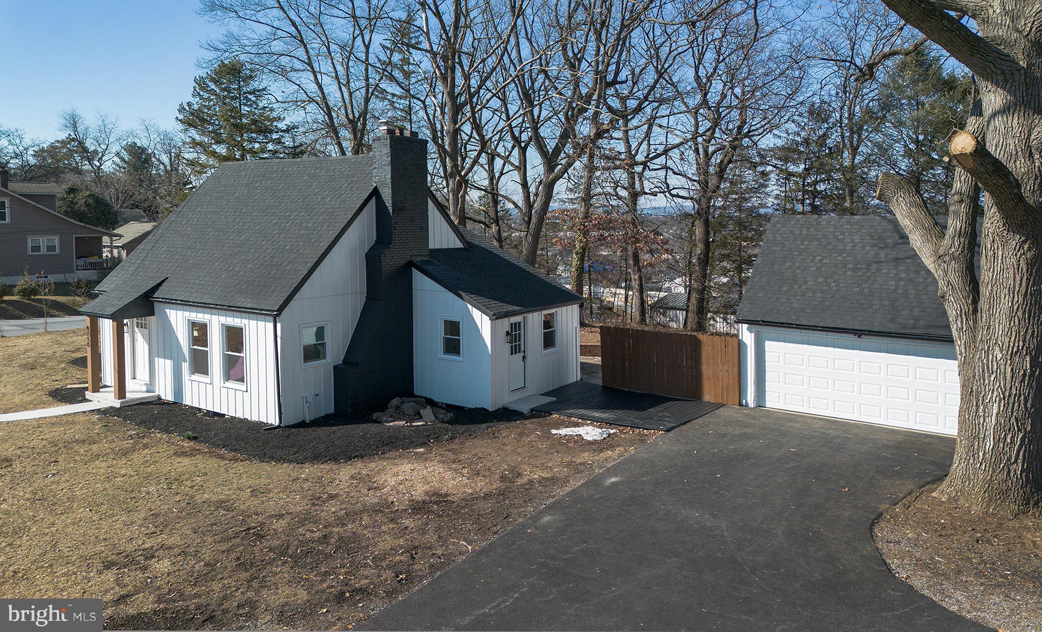 8050 Chambers Hill Road Harrisburg, PA 17111 - Photo 3 of 48