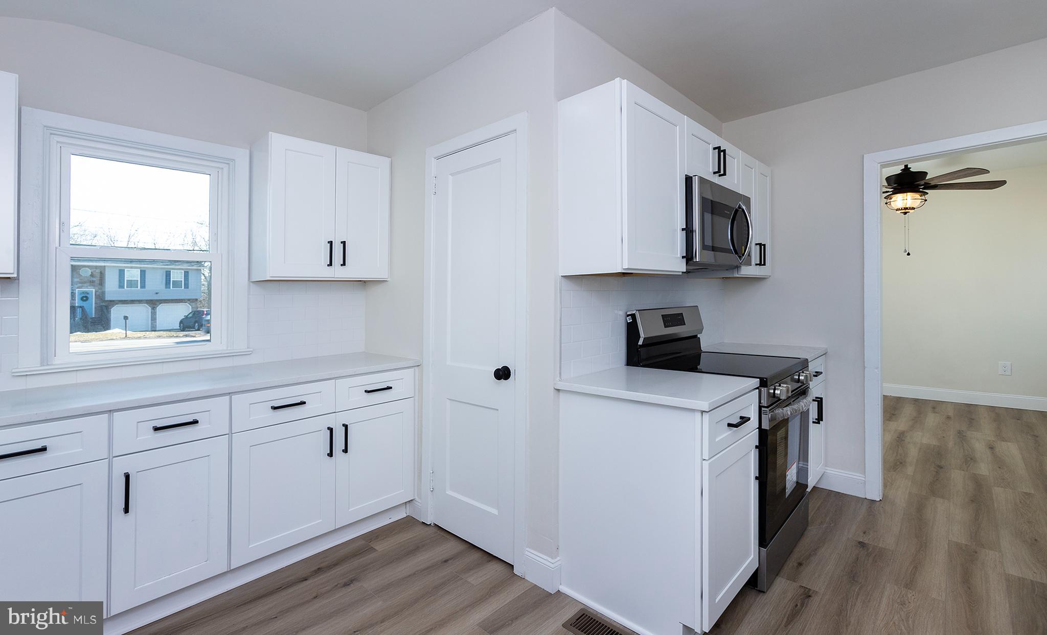 8050 Chambers Hill Road Harrisburg, PA 17111 - Photo 7 of 48