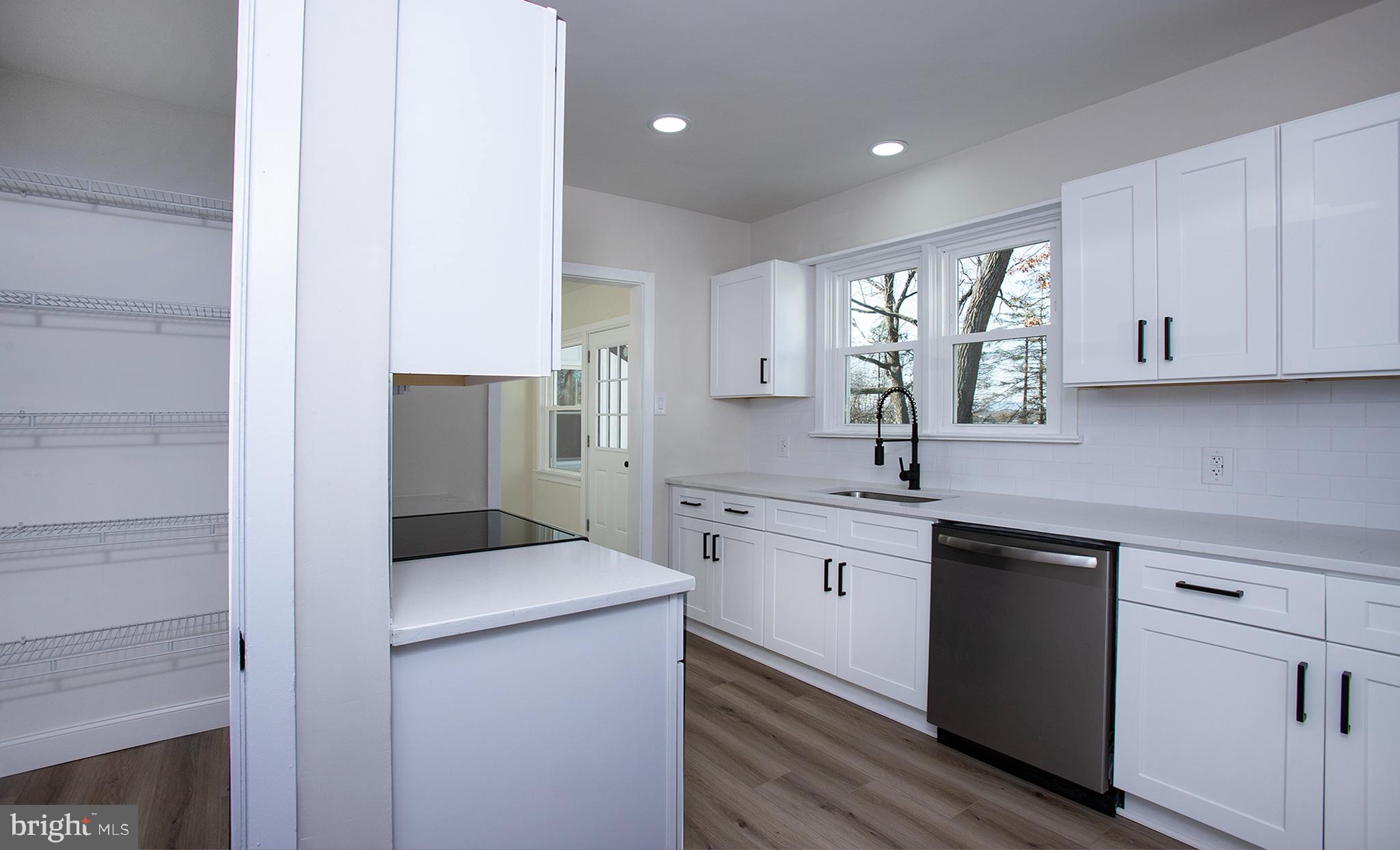 8050 Chambers Hill Road Harrisburg, PA 17111 - Photo 8 of 48