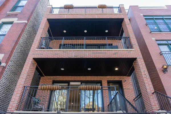 940 North Wolcott Avenue, Unit 1, Chicago, IL 60622