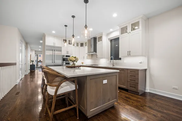 $950,000 | 940 North Wolcott Avenue, Unit 1, Chicago, IL 60622