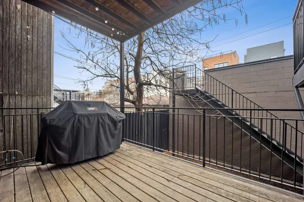 $950,000 | 940 North Wolcott Avenue, Unit 1, Chicago, IL 60622