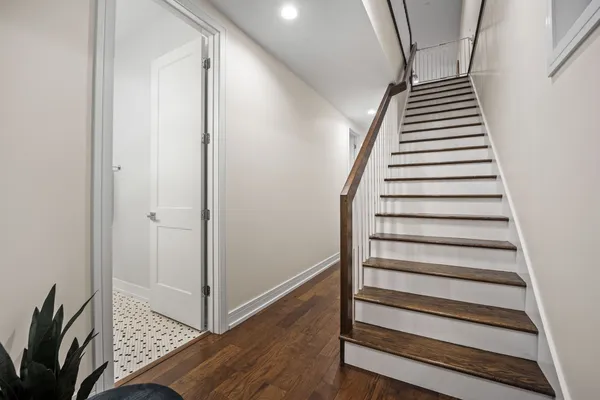 $950,000 | 940 North Wolcott Avenue, Unit 1, Chicago, IL 60622