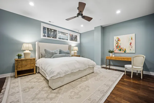$950,000 | 940 North Wolcott Avenue, Unit 1, Chicago, IL 60622