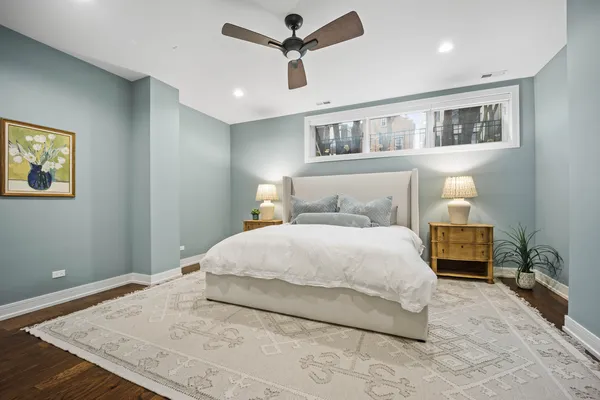 $950,000 | 940 North Wolcott Avenue, Unit 1, Chicago, IL 60622