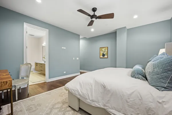 $950,000 | 940 North Wolcott Avenue, Unit 1, Chicago, IL 60622