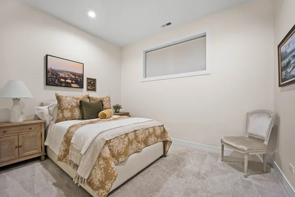 $950,000 | 940 North Wolcott Avenue, Unit 1, Chicago, IL 60622