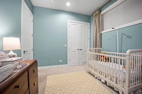 a view of entryway with washer and dryer