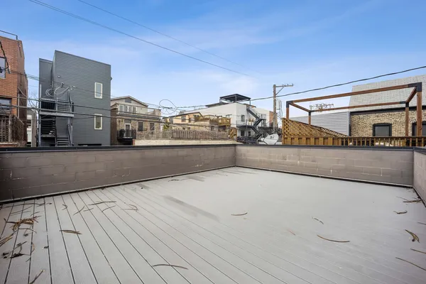 $950,000 | 940 North Wolcott Avenue, Unit 1, Chicago, IL 60622