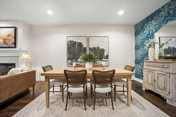 $950,000 | 940 North Wolcott Avenue, Unit 1, Chicago, IL 60622