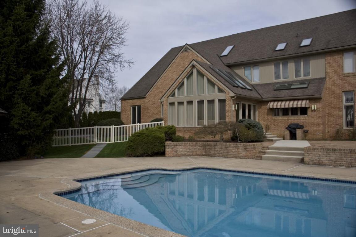 511 Stonehenge Drive Lititz, PA 17543 - Photo 10 of 18 Gallery Image 10